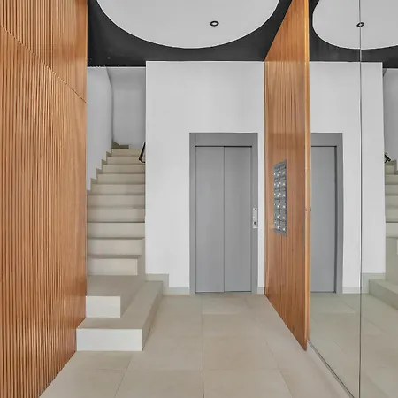 La Viu - Luxury Beachfront Apartment
