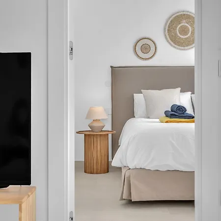 La Viu - Luxury Beachfront Apartment *